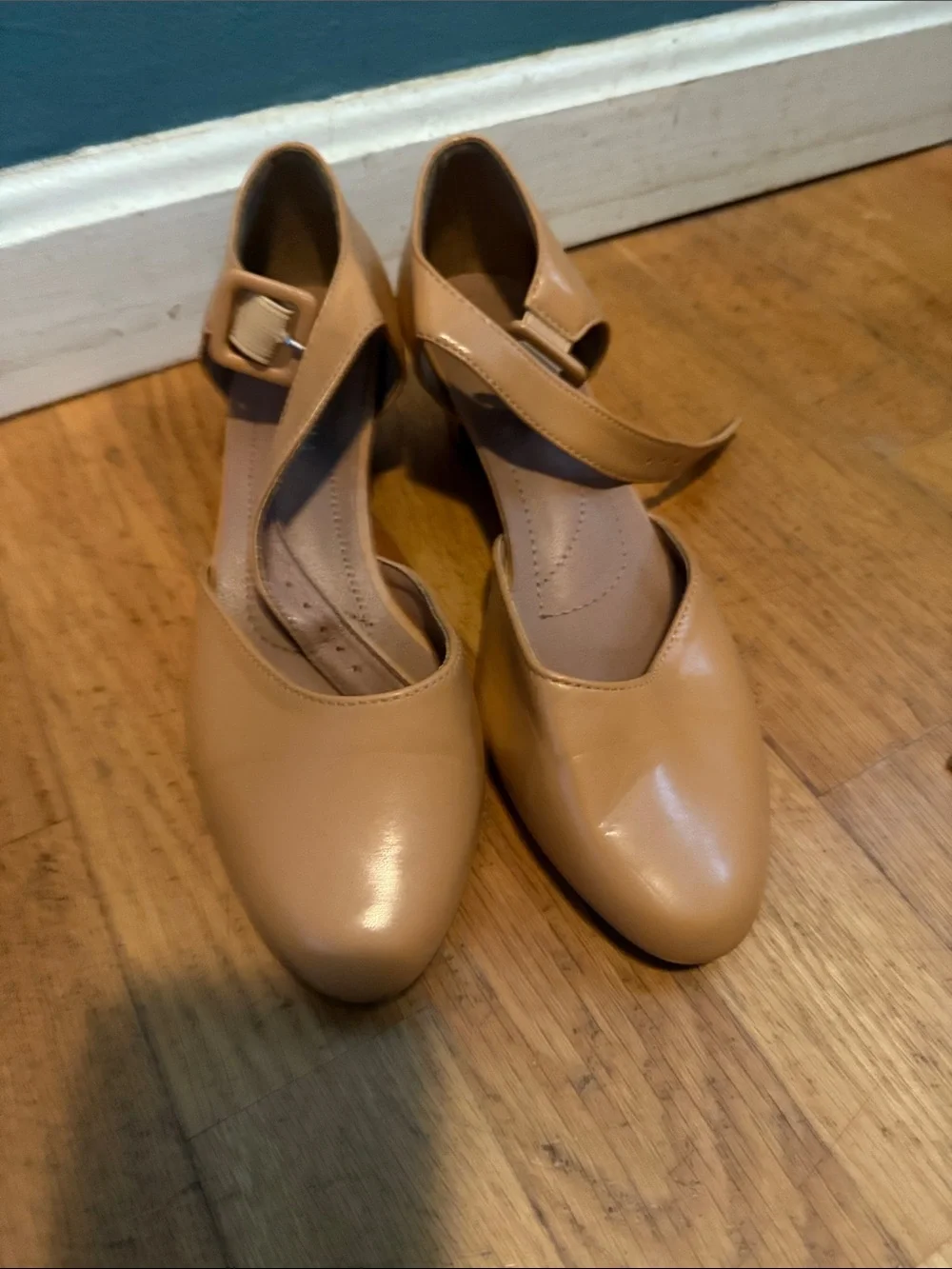 Classic Tan Leather Mary Jane Pumps - Women's Tan Heels. Kitten heel